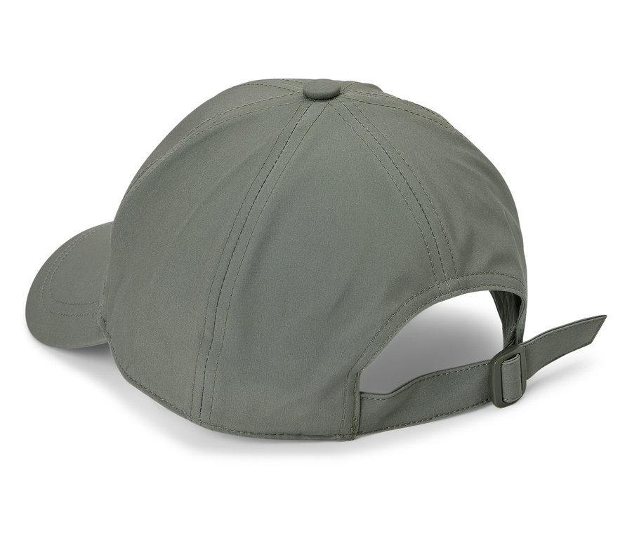 Nahaufnahme der Rückseite einer olivgrünen Baseballkappe mit verstellbarem Riemen.