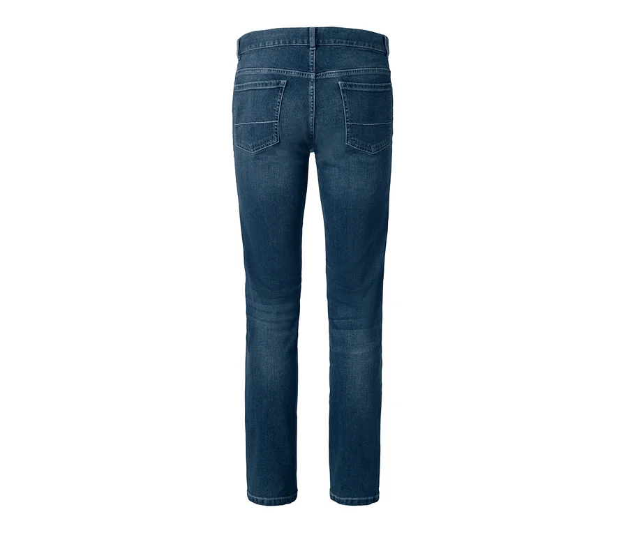 Detailansicht der Rückseite einer Jeans im Five-Pocket-Style.