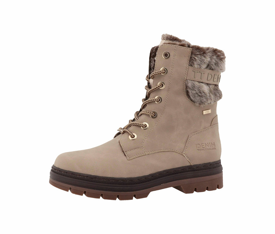 Ein einzelner beiger, gefütterter Tom Tailor Schnürboot steht vor einem weißen Hintergrund.