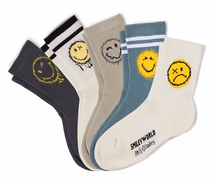 Fünf Paar SMILEYWORLD® Kinder-Tennissocken in Weiß, Grau und Petrol, aufgefächert. Jede Socke zeigt ein anderes, verwaschenes gelbes oder graues Smiley-Gesicht, einige mit gestreiften Bündchen.