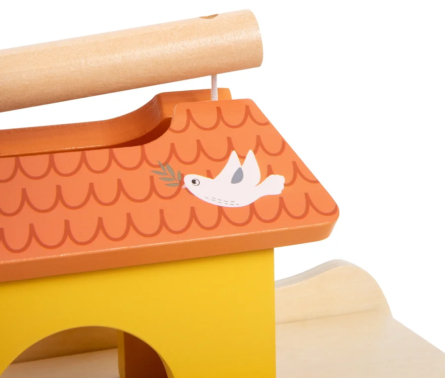 Detailansicht des small foot Steckspiels »Arche Noah Safari« mit orangefarbenem Dach und Taubenmotiv.