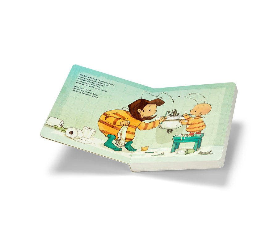 Illustration aus dem Buch "Baby Hummel Bommel – erste Geschichten" zeigt eine Mutter und ein Kind, die sich im Badezimmer die Zähne putzen.