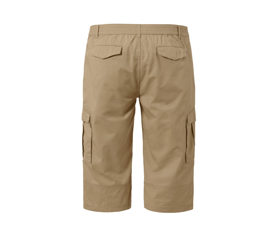Beige Cargo-Bermuda in 3/4-Länge mit Gesäßtaschen.