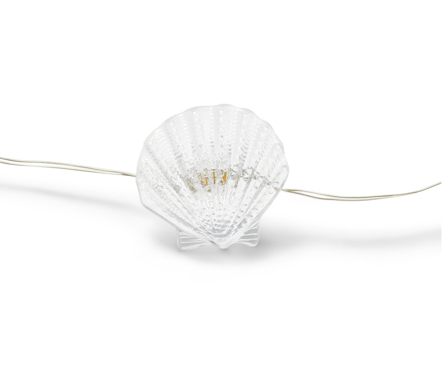 Detail einer LED-Microlichterkette »Muschel« auf weißem Hintergrund.