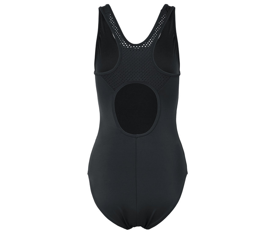 Detailansicht von hinten eines schwarzen einteiligen Badeanzugs mit rundem Ausschnitt am Rücken und Mesh-Details an den Trägern.