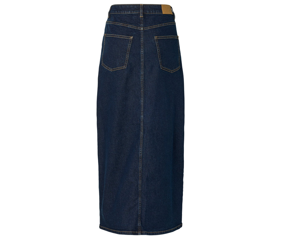 Rückansicht eines langen Jeansrocks in Dunkelblau mit zwei Gesäßtaschen.