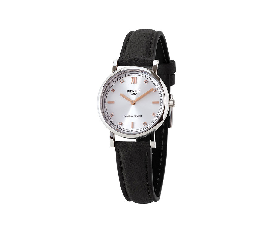 Schwarze Kienzle Armbanduhr »Bella Moderna« mit silbernem Gehäuse, weißem Zifferblatt und roségoldenen Zeigern.