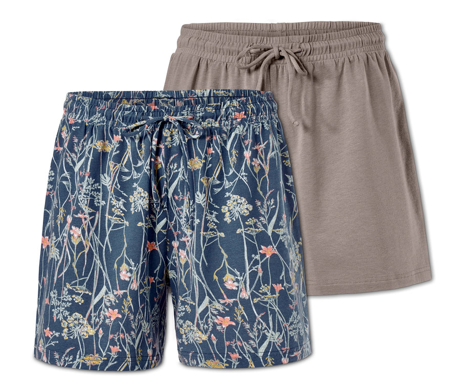 Zwei Shorts.