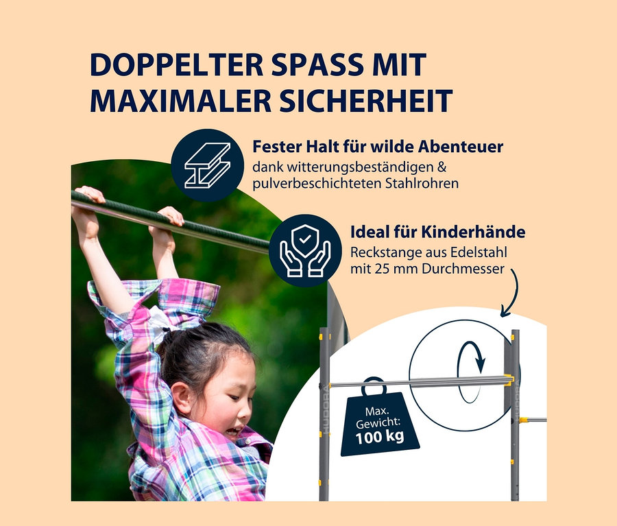 Mädchen hängt am HUDORA-Doppel-Turnreck »Fabian Pro«.