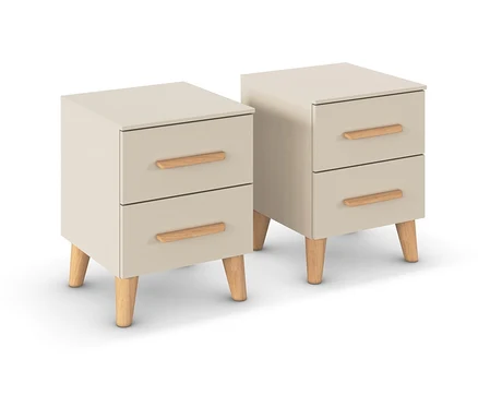 Zwei beige Nachttische mit je zwei Schubladen und Holzfüßen.