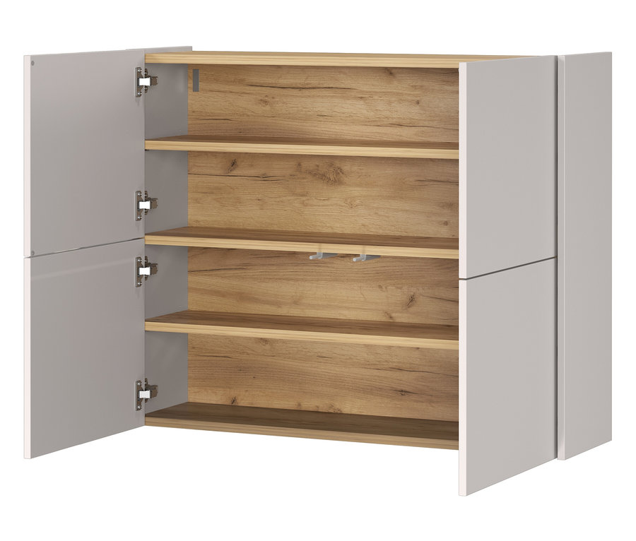 Grauer Schrank mit Holzeinlegeböden, eine Tür ist geöffnet.