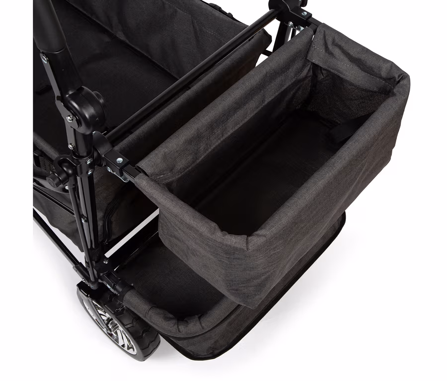 Detailansicht eines grauen Bollerwagens mit Dach und Regencover von small foot, mit Stauraum.
