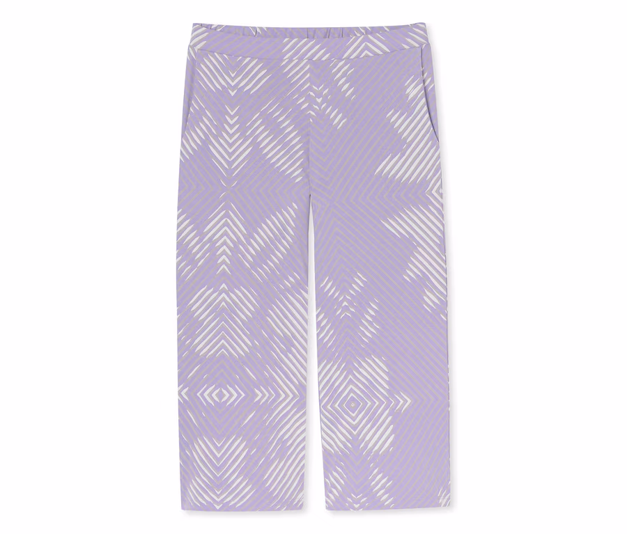 Lila Hose mit weißem, geometrischem Muster und Seitentaschen.