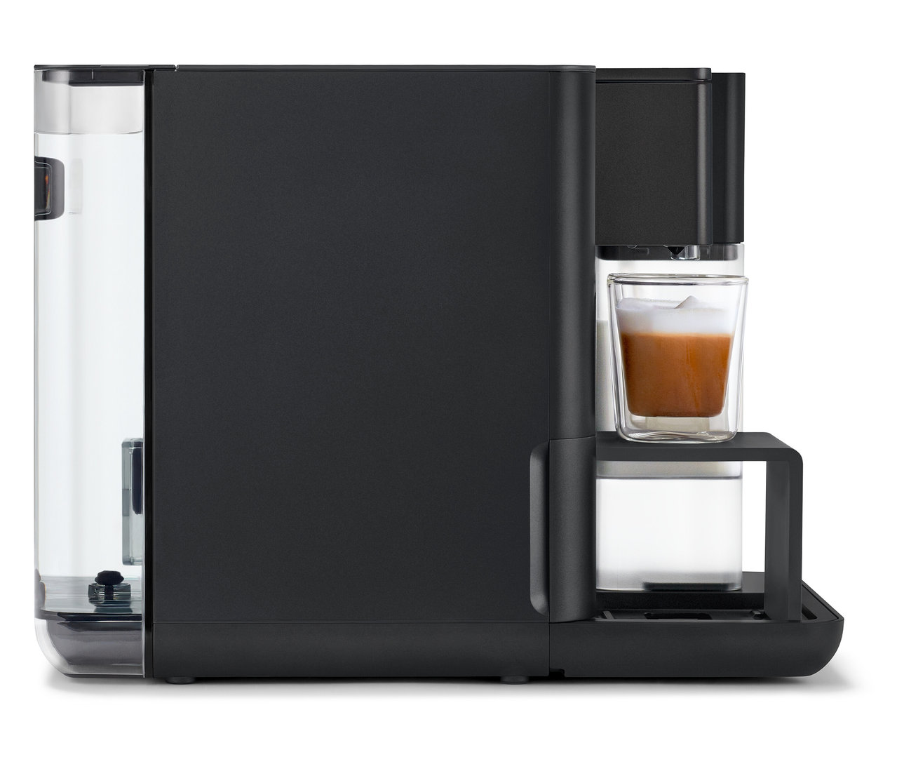 Schwarze Qbo MILK MASTER Velvet Black Kaffeemaschine mit Latte Macchiato Glas.