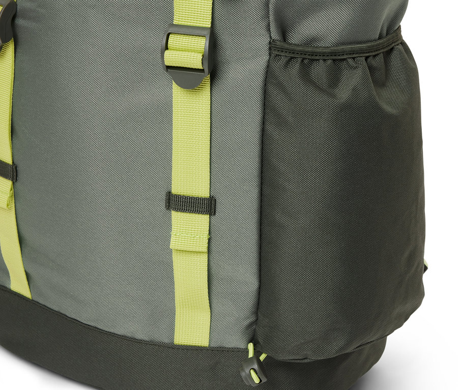 Detailansicht eines Outdoor-Rucksacks.