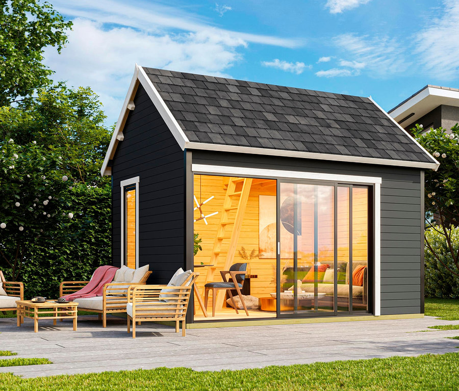 Schwarzes Weka Designhaus mit Schlafboden »M445A« mit 44 mm Wänden und Glasfront steht auf einer Terrasse neben Gartenmöbeln.