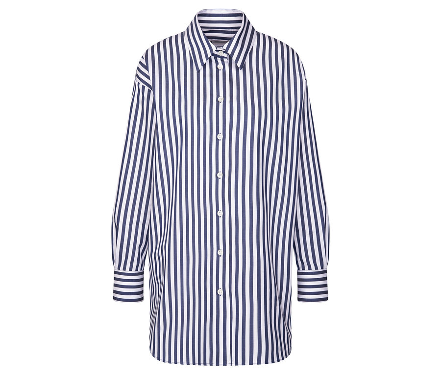 Blau-weiß gestreiftes Hemd mit langen Ärmeln und Knöpfen.