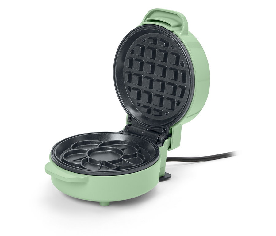 Ein geöffneter Mini-Donut-Maker in Hellgrün.