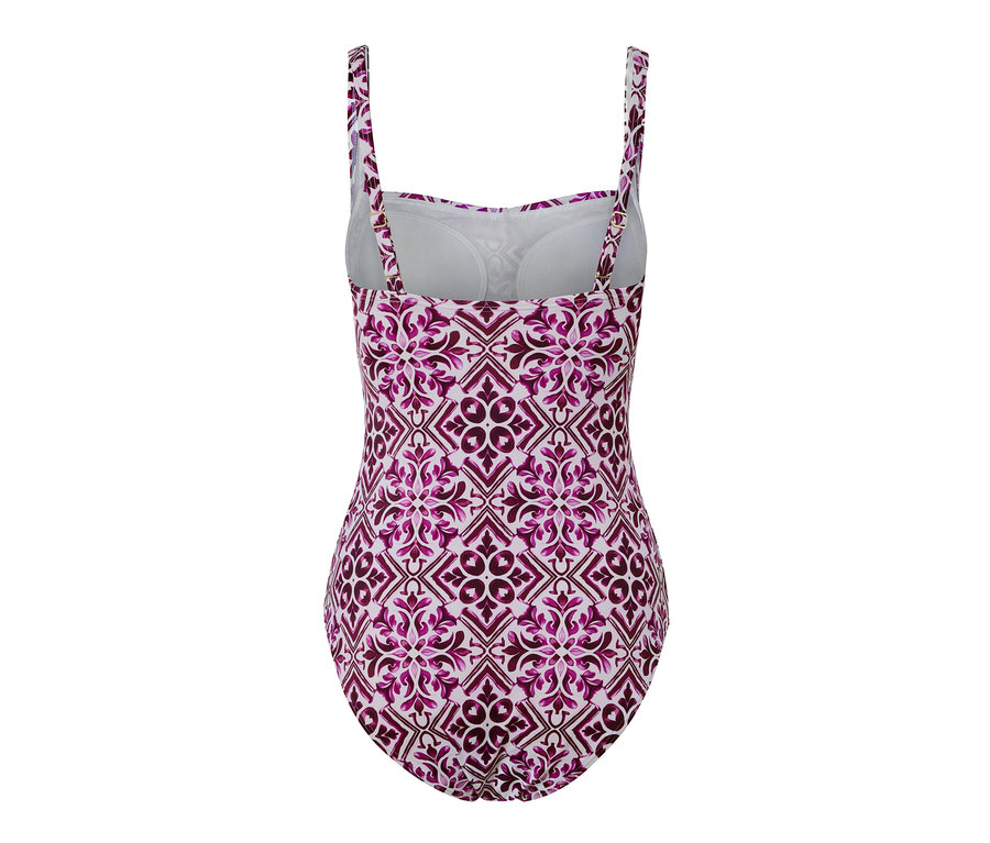 Detailansicht von hinten eines beerefarben-weißen, figurformenden Badeanzugs.