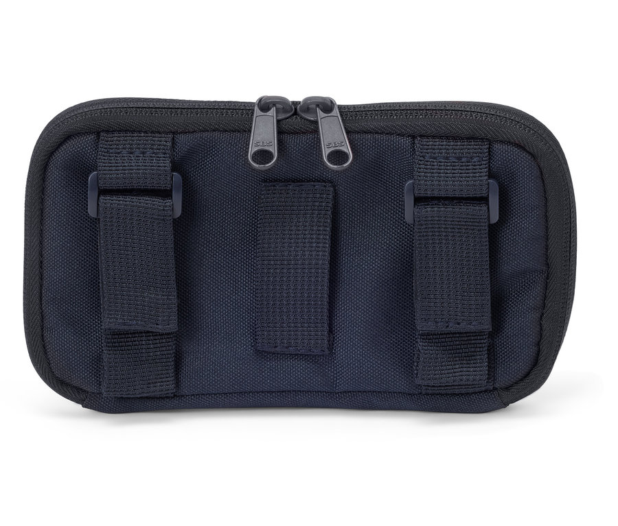 Dunkelblaue Tasche mit zwei Reißverschlüssen und drei Schlaufen zur Befestigung.