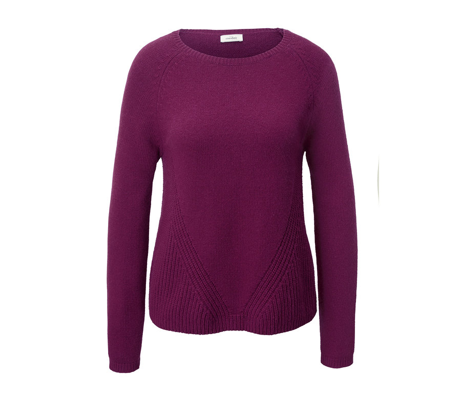 Ein lilafarbener Strickpullover mit langen Ärmeln.