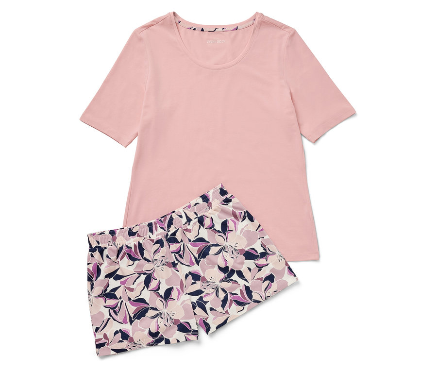 Rosa Kurzarm-Pyjamaoberteil und geblümte Shorts.