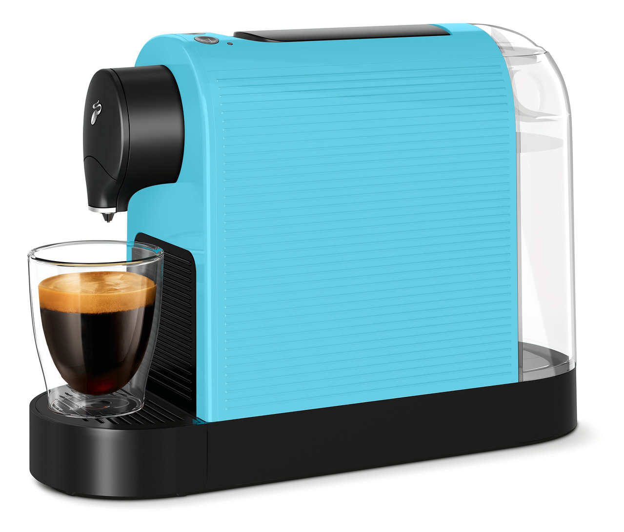 Türkisblaue Kaffeemaschine mit einer Tasse Kaffee.