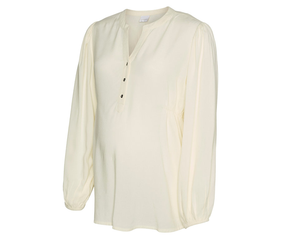 Ein einzelnes, cremefarbenes MAMALICIOUSMLMERCY LIA L/S WO TOP 2F NOOS Oberteil ist auf einem weißen Hintergrund zu sehen.