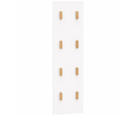 Weiße Garderobe mit acht Holzhaken in vier Reihen.