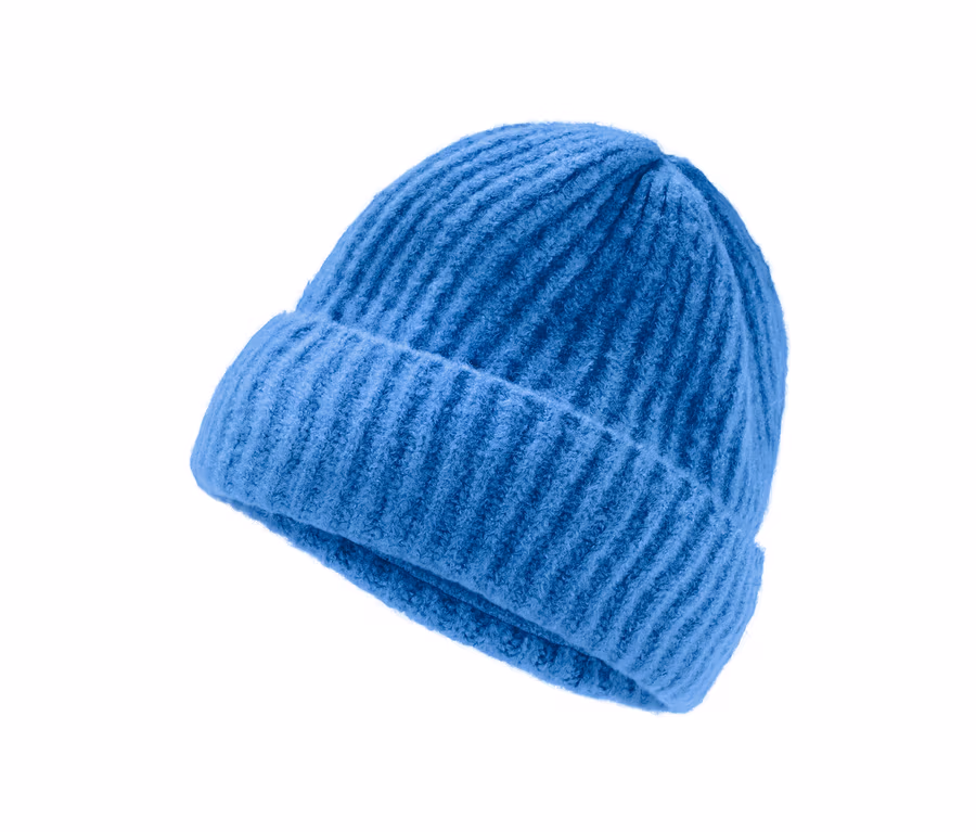 Eine blaue Strickmütze.