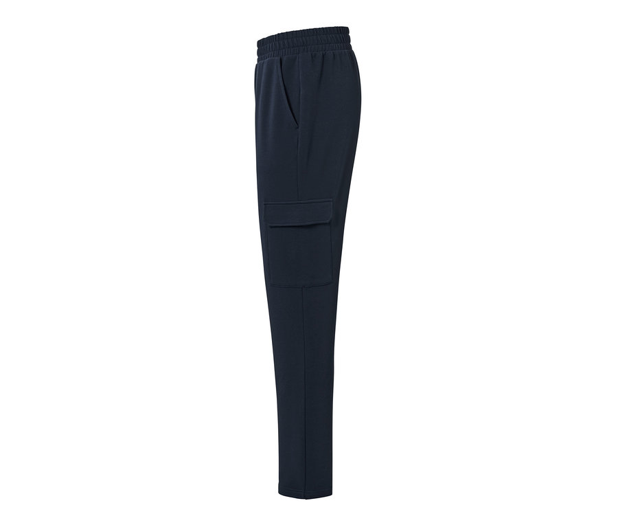 Dunkelblaue Joggpants mit Cargo-Taschen.