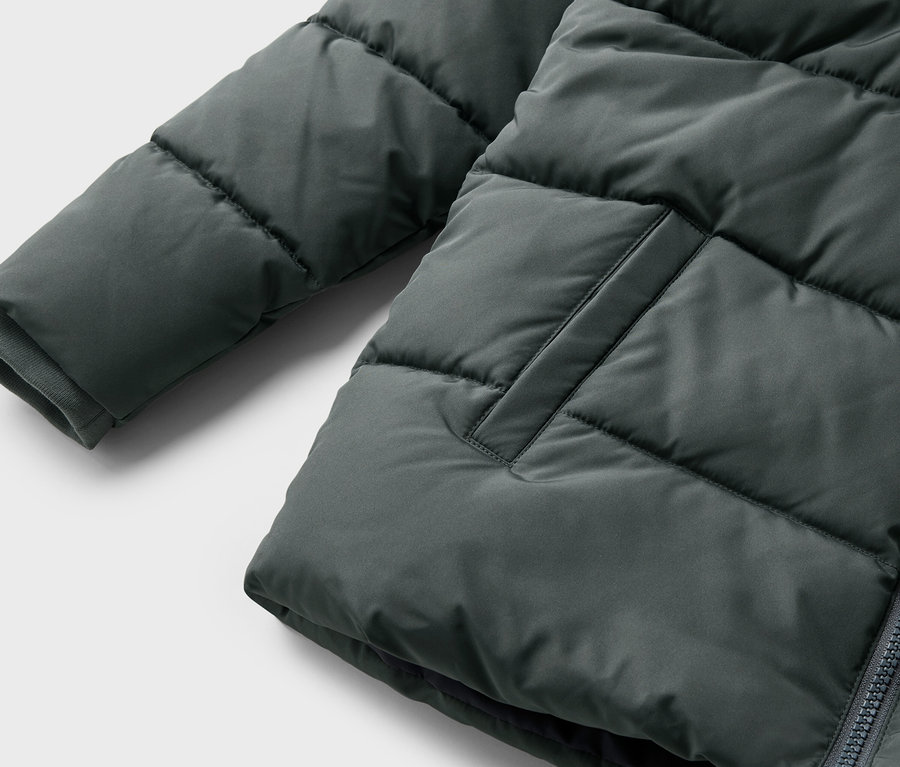 Detailansicht einer Kinder-Thermojacke.