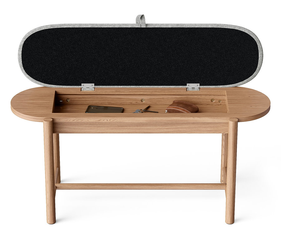 Offene Holzbank mit Stauraum und grauem Futter.