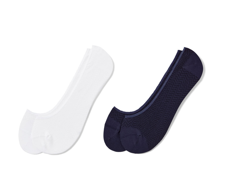 Zwei Paar Sneaker-Füßlinge: ein Paar weiß, ein Paar dunkelblau.