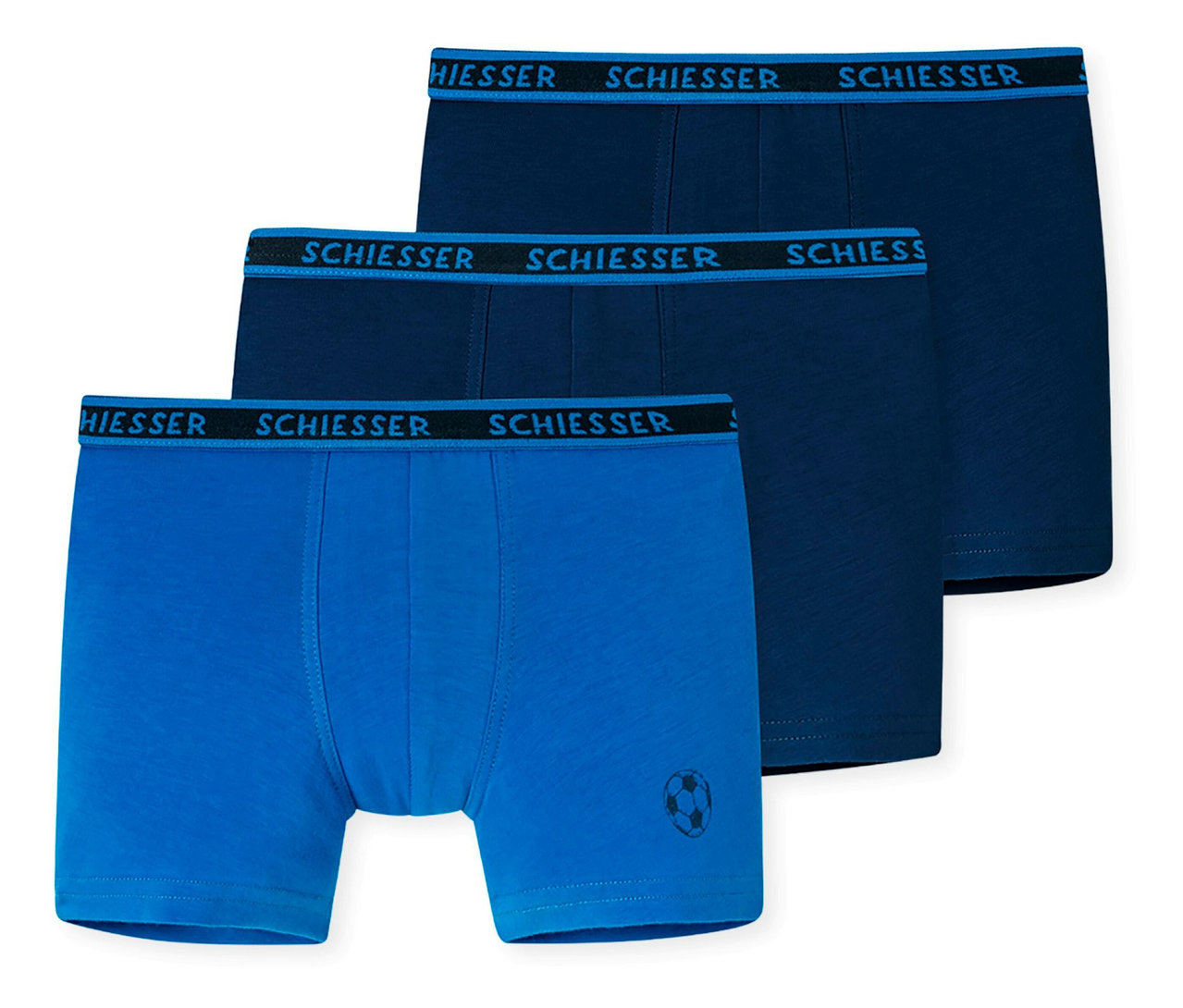Drei SCHIESSER Kinder-Slipboxer: zwei dunkelblaue und ein hellblauer mit Fußballmotiv auf dem Bein.