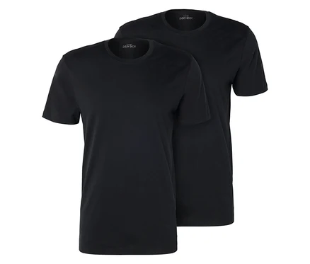 Zwei schwarze T-Shirts liegen übereinander, wobei das vordere T-Shirt leicht nach links versetzt ist.