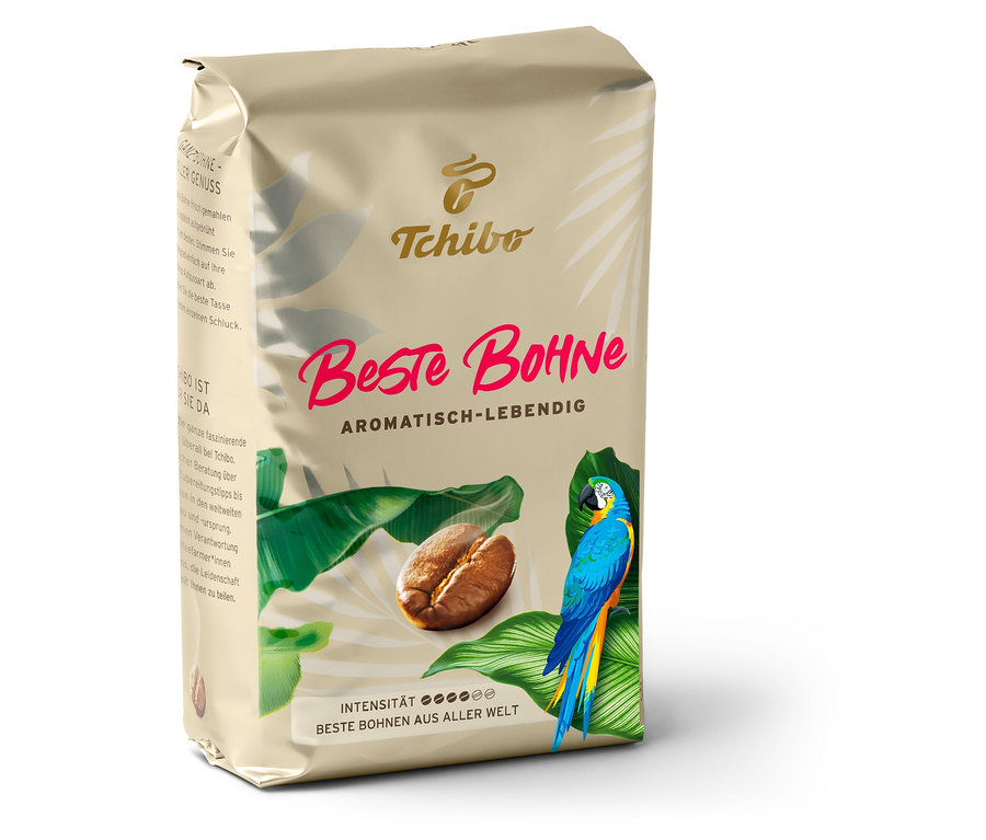 Eine Packung Beste Bohne von Tchibo. Auf der Packung sind ein Papagei und eine Kaffeebohne abgebildet.