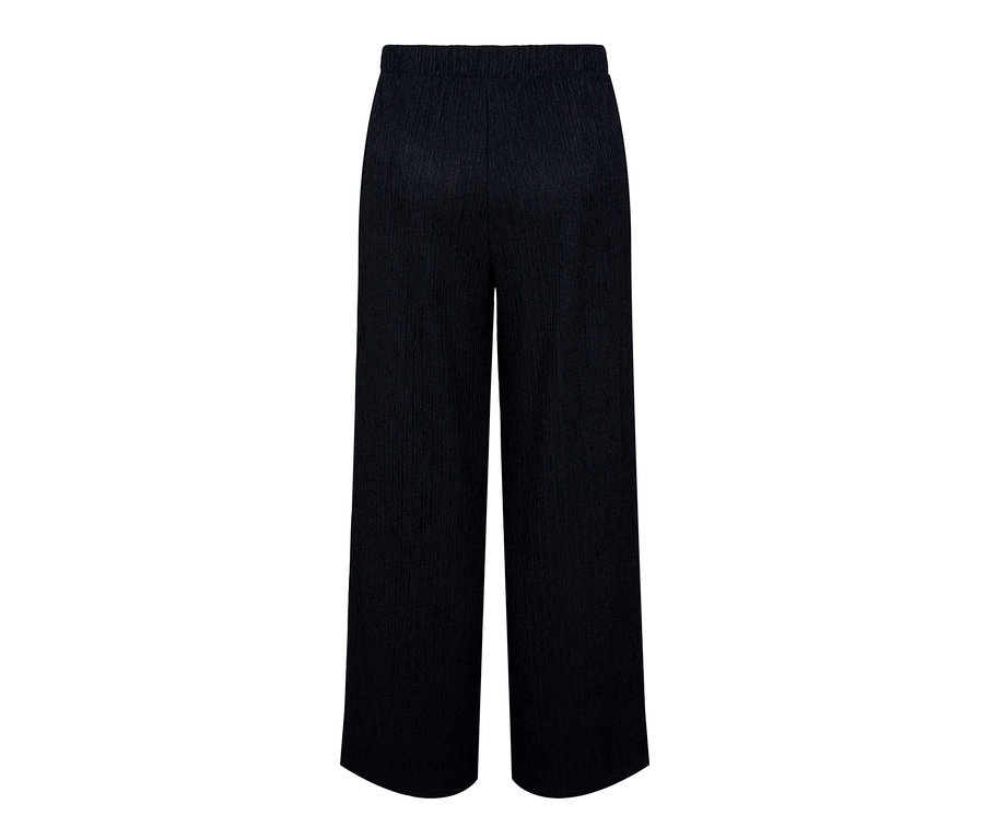 Dunkelblaue Plisseehose.