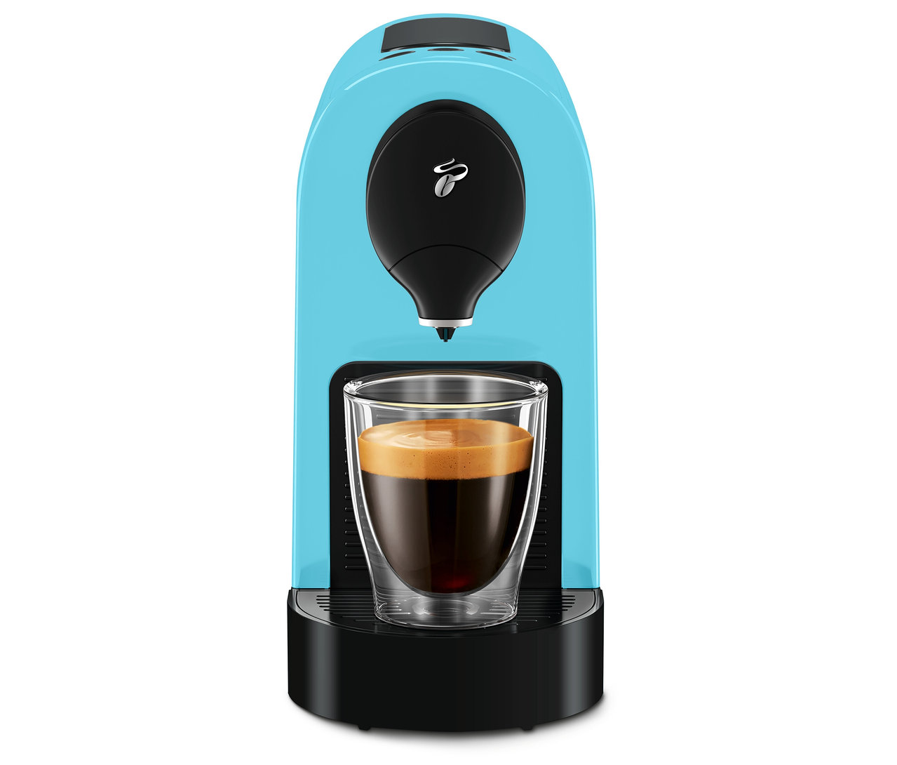 Eine hellblaue Kaffeekapselmaschine mit einer Tasse Kaffee darunter.