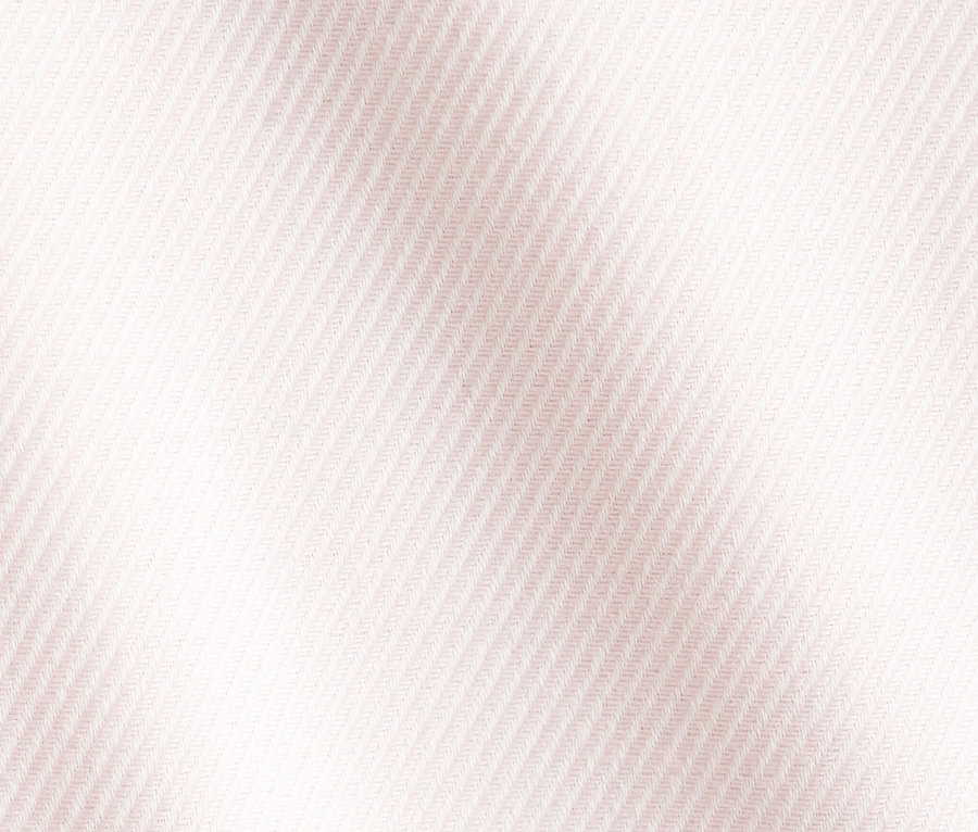 Detailaufnahme einer rosafarbenen Seidensticker Twillbluse.