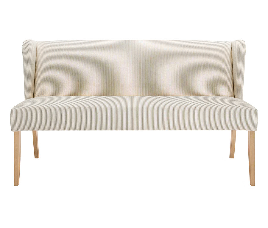 Ein cremefarbenes Sofa mit vertikalen Streifen steht vor einem weißen Hintergrund.