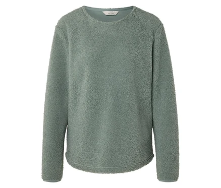 Ein hellgrüner, langärmliger Fleecepullover liegt auf einem weißen Hintergrund.