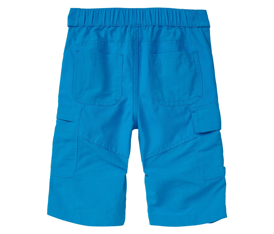 Nahaufnahme der Rückseite einer azurblauen JAKO-O 3/4-Outdoorhose.