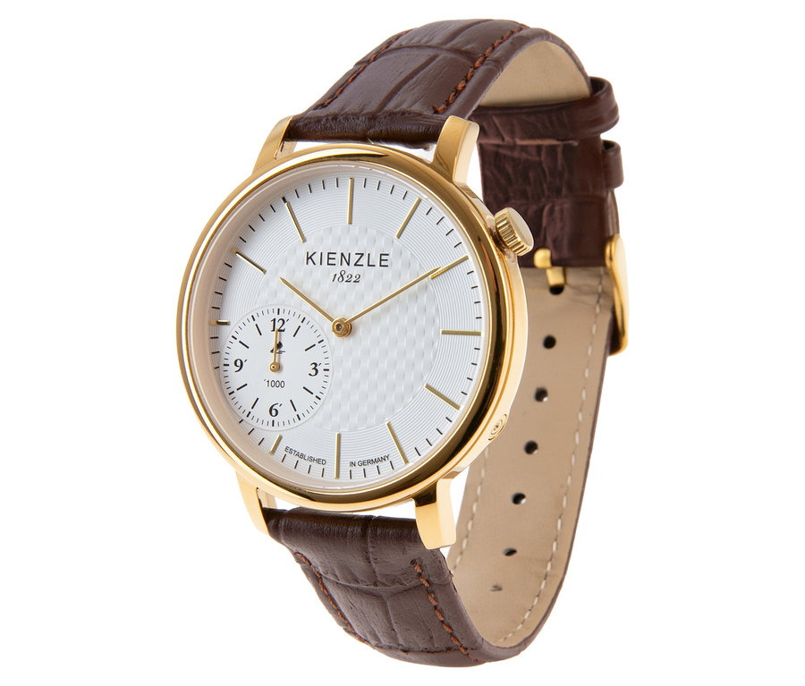 Nahaufnahme der Kienzle Uhr »Active Motion« mit braunem Lederarmband und goldenem Gehäuse.