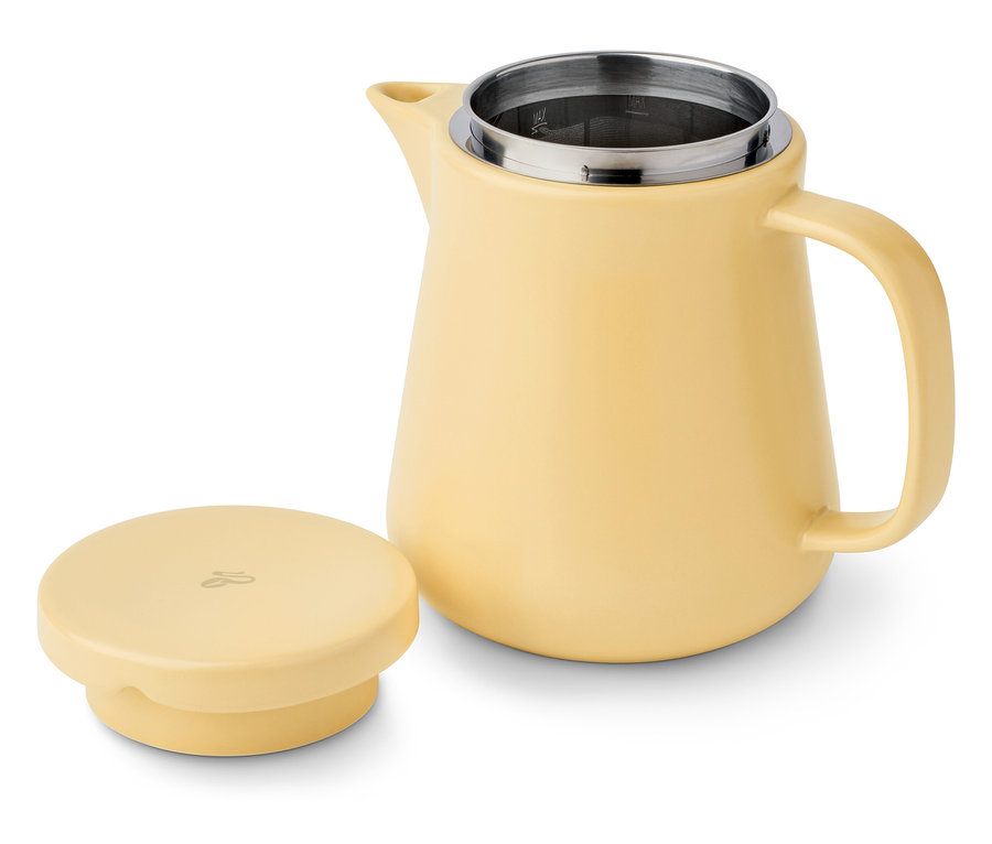 Gelber Kaffeebereiter aus Keramik mit abnehmbarem Deckel und Filter.