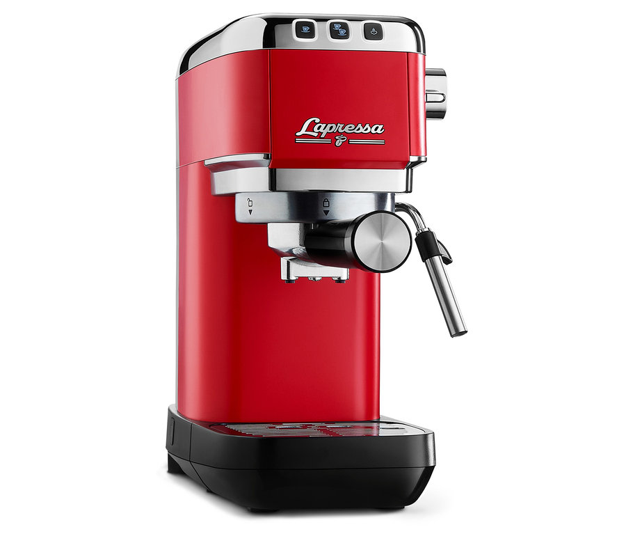 Eine rote »Lapressa« Siebträgermaschine auf einem weißen Hintergrund.