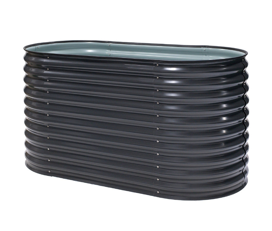 Ein ovales Hochbeet, Breite ca. 160 cm.