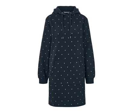 Ein dunkelblaues Loungewear-Kleid mit Kapuze und weißen Punkten.