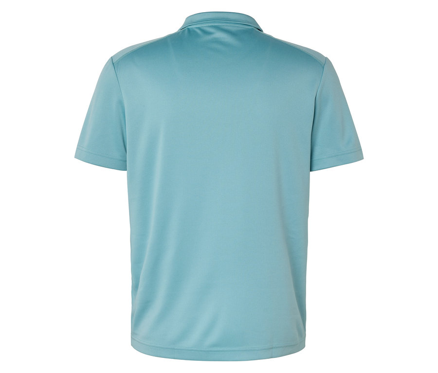 Nahaufnahme der Rückseite eines hellblauen Poloshirts.