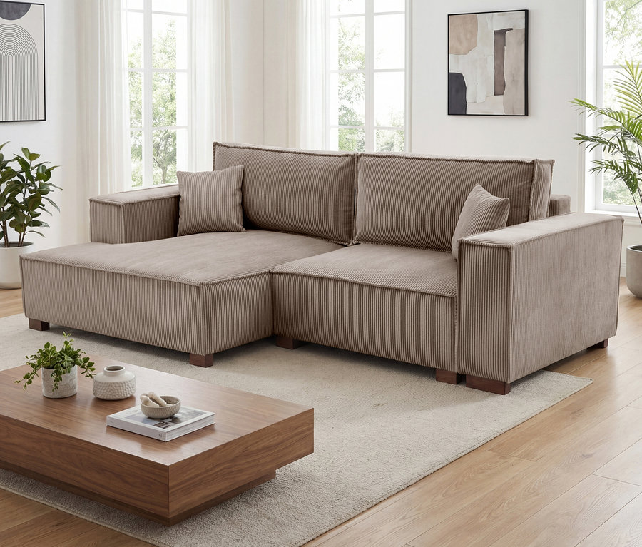 Mocca-farbenes Sofa 2-Sitzer mit Auszugsbett rechts, Longschair links »Cumello« steht im Wohnzimmer.